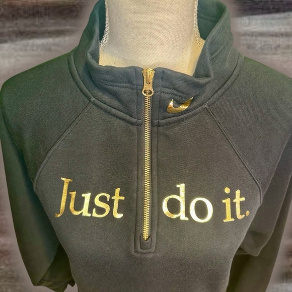 Nike Sportswear ‘Funnel-Neck 1/2 Zip Sweater’ in Black & Gold Size XS - Picture 7 of 16